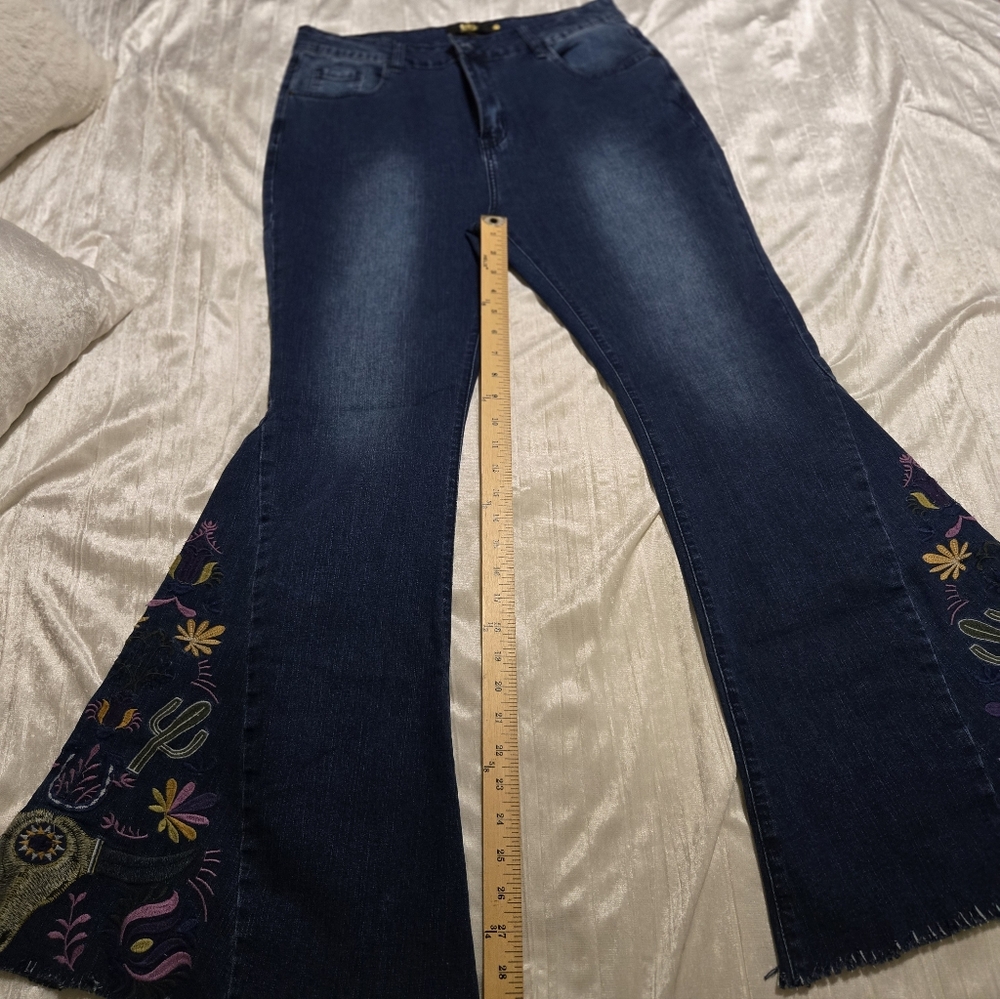 Embroidered Flare Jeans By L & B size 14 Worn Once! - Picture 10 of 12